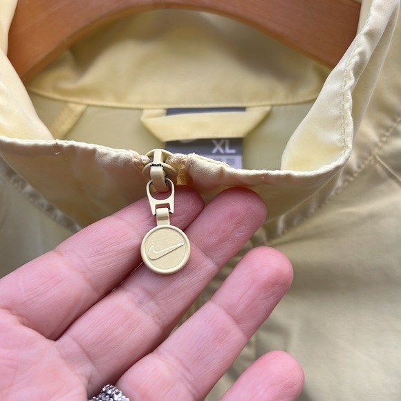 Nike Yellow Lightweight Windbreaker Full Zip Up Mock Neck Jacket Women s XL - Picture 4 of 16